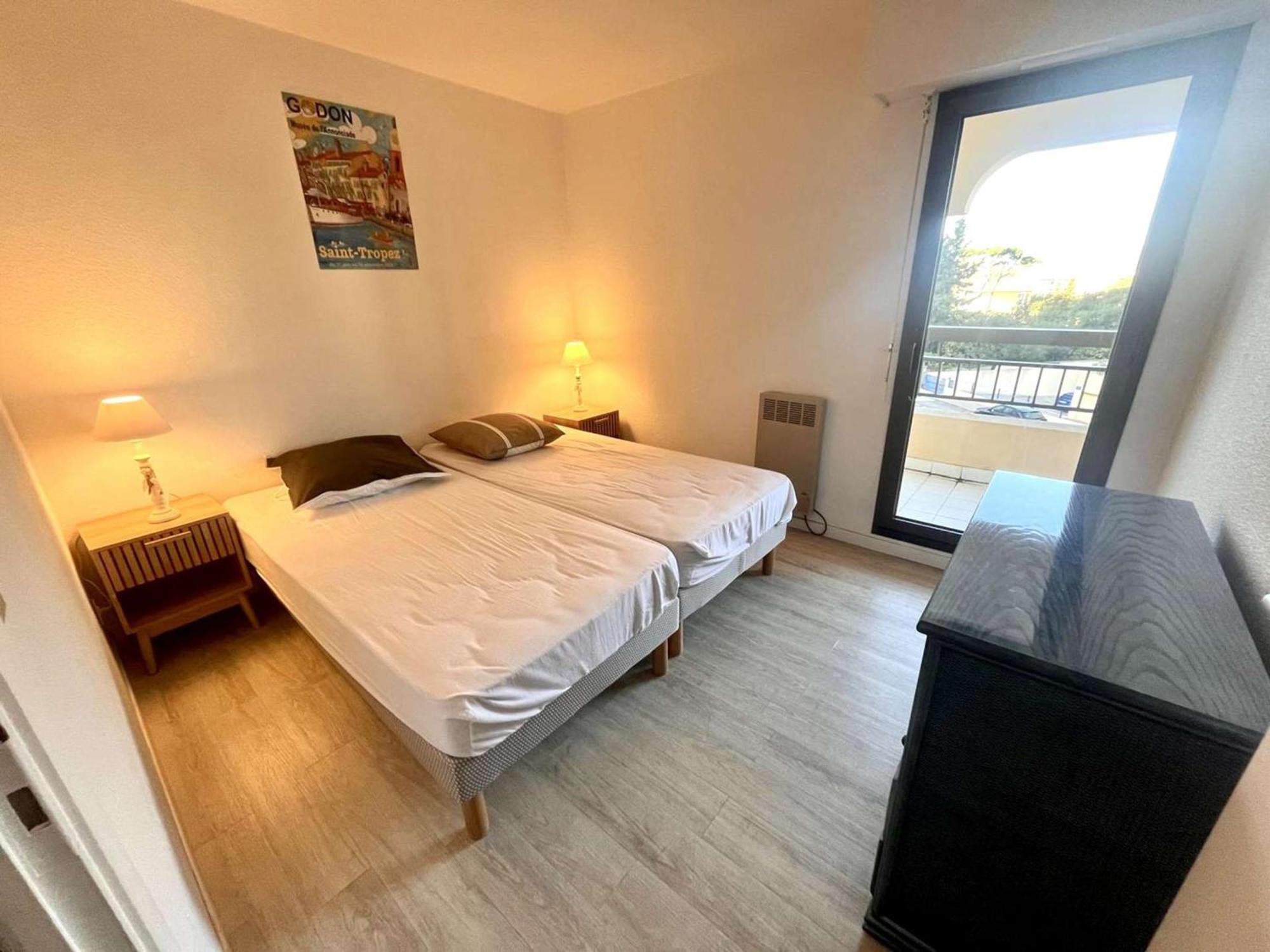 Appartement 2P, 4 Couchages, Terrasse Et Salon De Jardin A 200M De La Plage, Frejus - Fr-1-226A-22 外观 照片