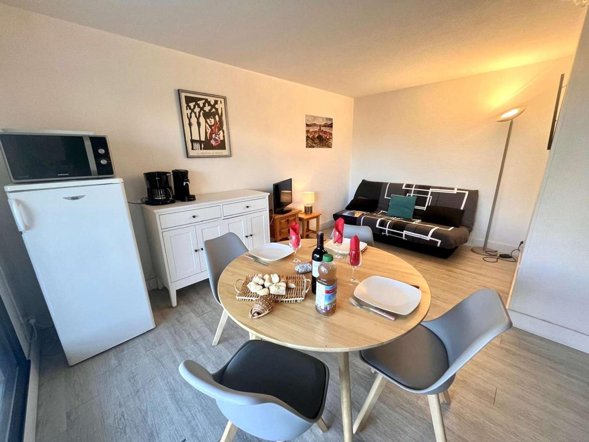 Appartement 2P, 4 Couchages, Terrasse Et Salon De Jardin A 200M De La Plage, Frejus - Fr-1-226A-22 外观 照片