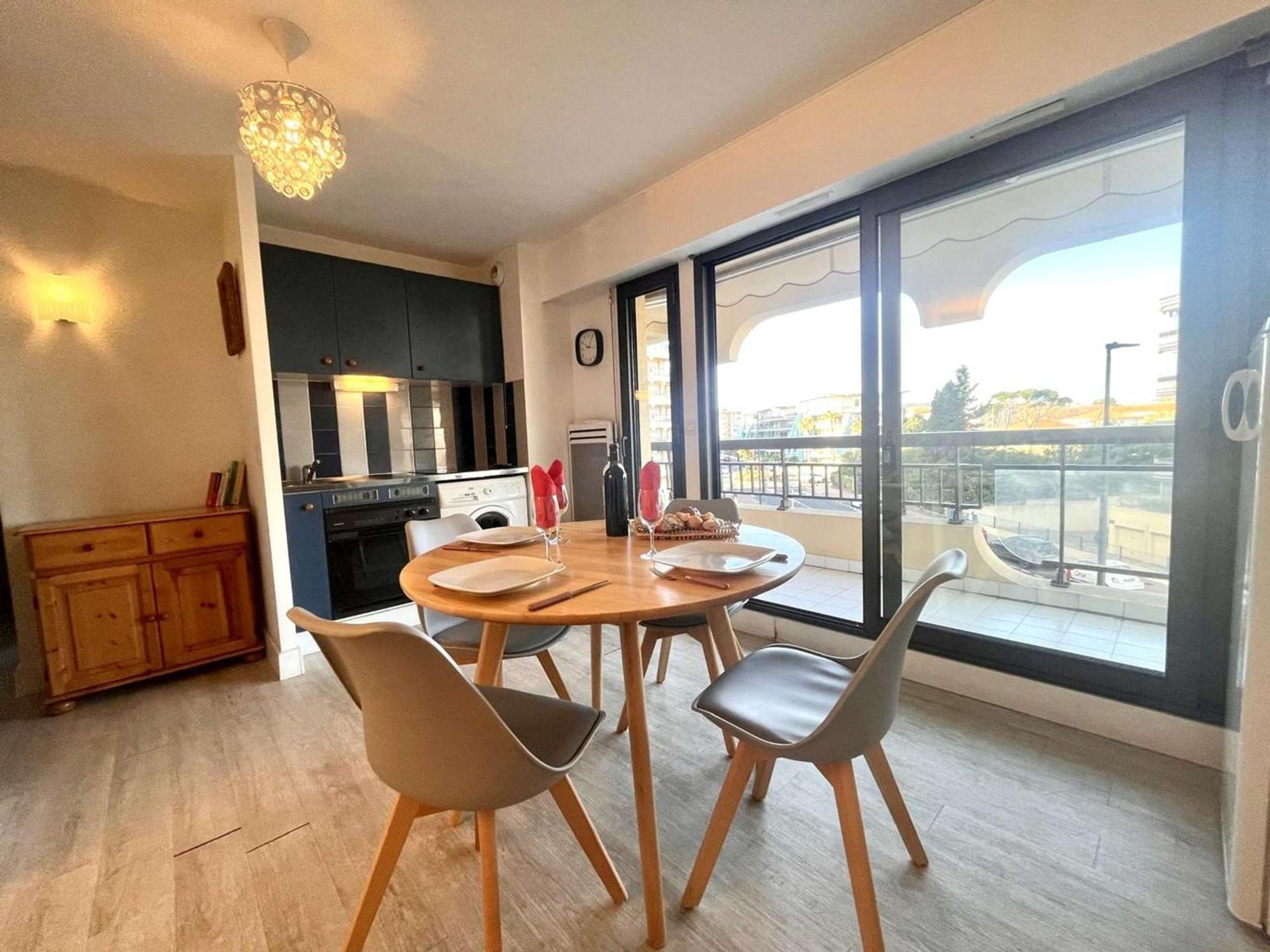 Appartement 2P, 4 Couchages, Terrasse Et Salon De Jardin A 200M De La Plage, Frejus - Fr-1-226A-22 外观 照片